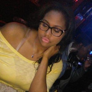 Meet your Posher, Dominique