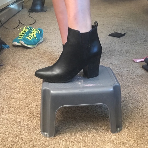 Forever 21 Black Booties - Picture 5 of 5