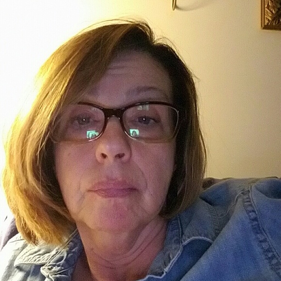 Meet your Posher, Pam - Picture 1 of 1