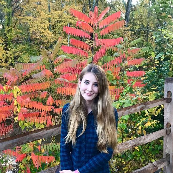 Meet your Posher, Ema - Picture 1 of 1