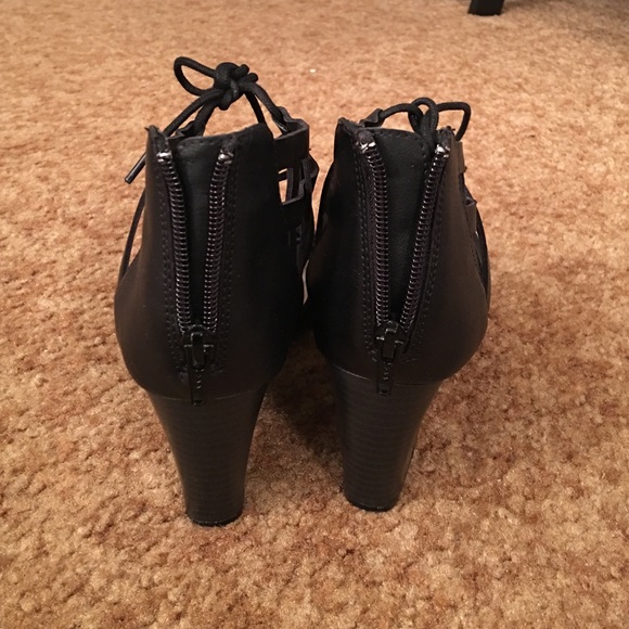 Black Sandal Wedges - Picture 3 of 3