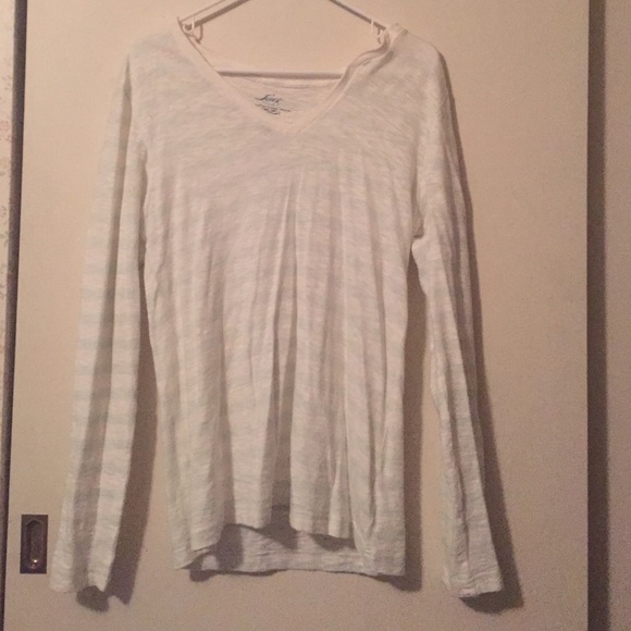 Levi's stripe long sleeve v-neck