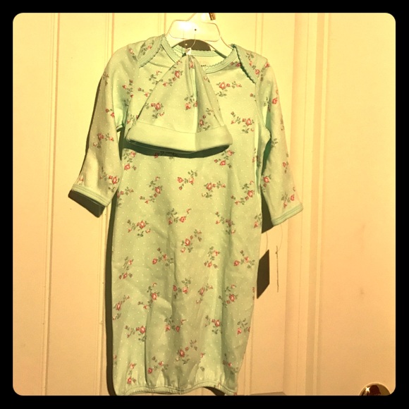 Little me gown and hat set 0-3 months NWT