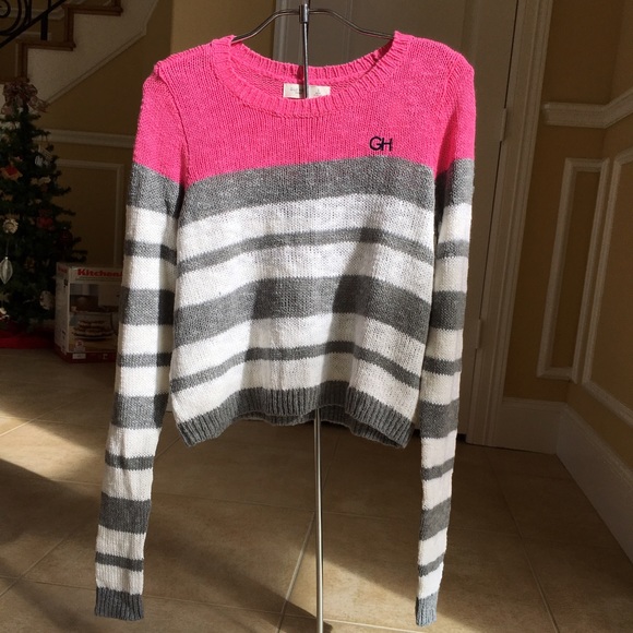 Gilly Hicks cropped winter knit sweater