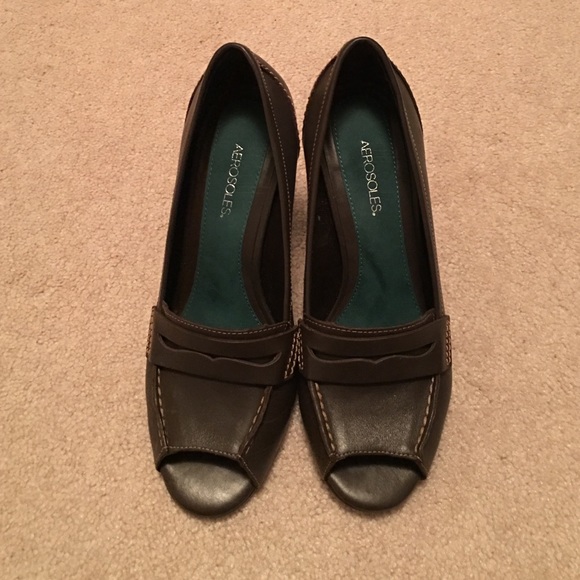 Aerosoles dark grey leather peep toe heels