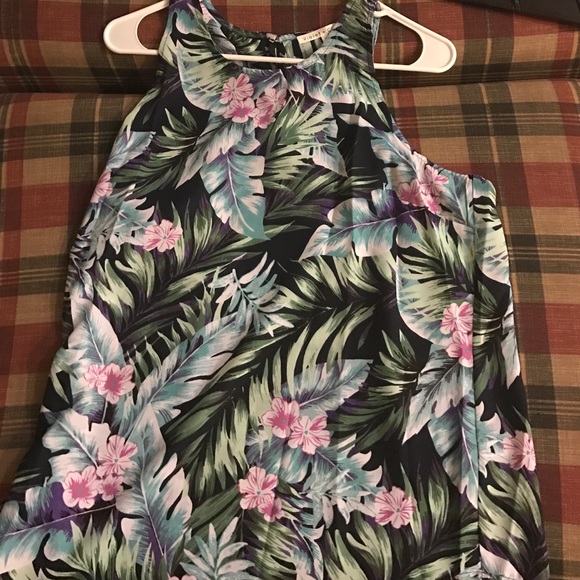Violet & Claire tank