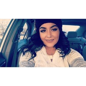 Meet your Posher, Angela