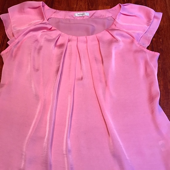 Dress barn pink pleated top