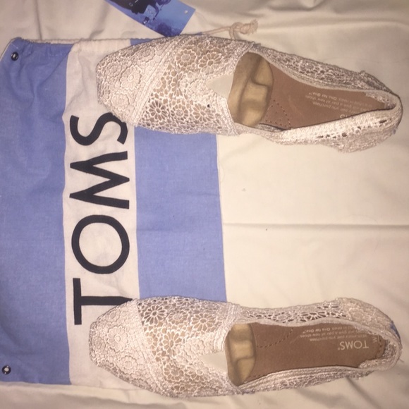 Toms woman shoes size 10.