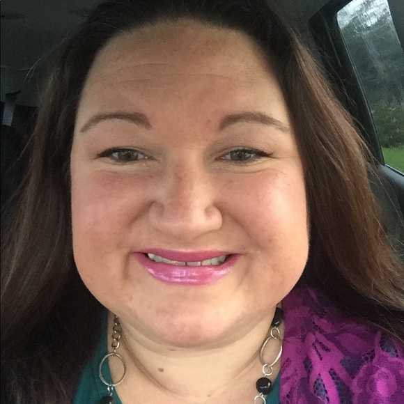 Meet your Posher, Kelli - Picture 2 of 2