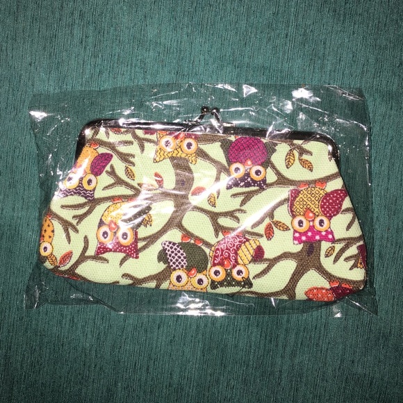 NWT Light green, adorable coin purse - Picture 2 of 3