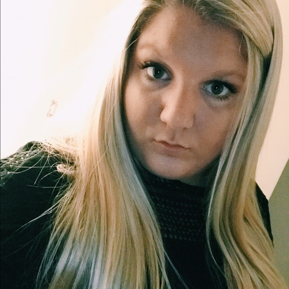 Meet your Posher, Leah - Picture 1 of 1