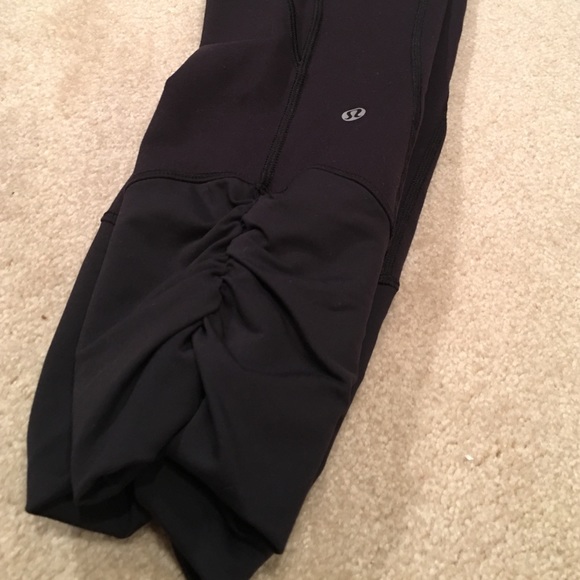 lululemon running/yoga crops