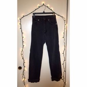 Black High-Waisted Boyfriend Jeans