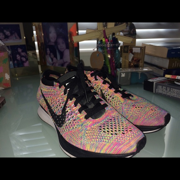 Multicolor flyknit racers
