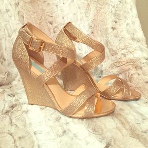 NIB GORg Betsey Johnson Cherl Glitter Wedge