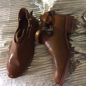 Forever 21 brown booties, never been worn.