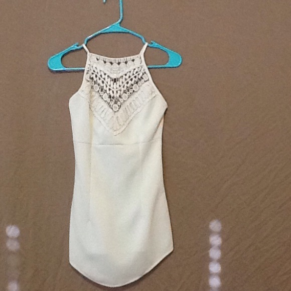 ⚡️FLASH SALE⚡️White bodycon dress