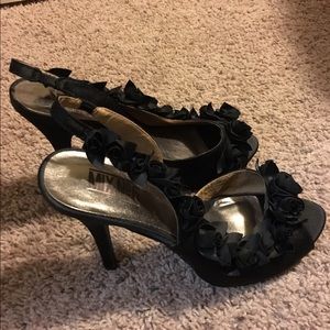 Black heels with ruffles