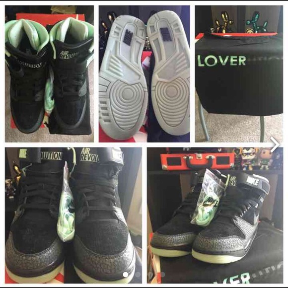 Nike Air Revolution PRM QS size 9.5 Men