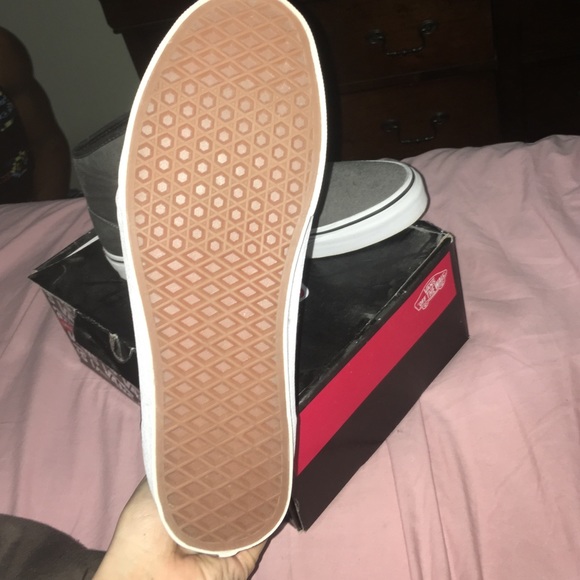 grey and black vans🔌 - Picture 3 of 3