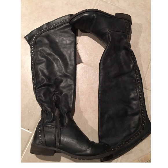 Adorable over the knee boot! 💃🏻