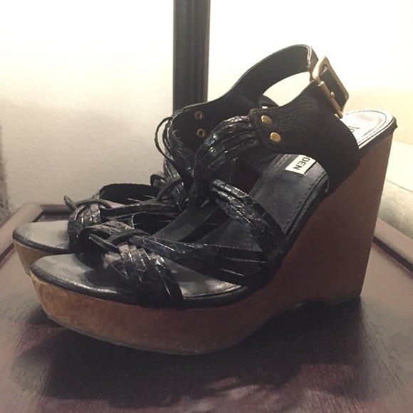 Steve Madden Black & Wood Strappy 3in Wedges