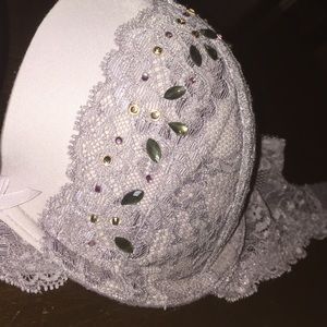 ‼️ MARK DOWN ‼️VS Dream Angels Push Up. 32DDD.