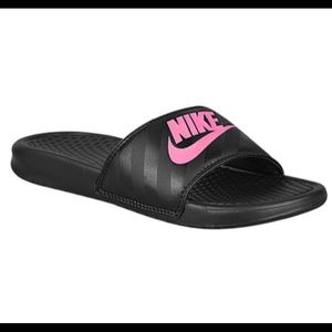 PRICE REDUCED! Nike Benassi Slides
