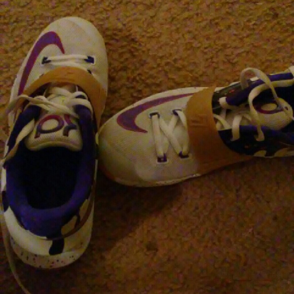 Shoes - Picture 1 of 1