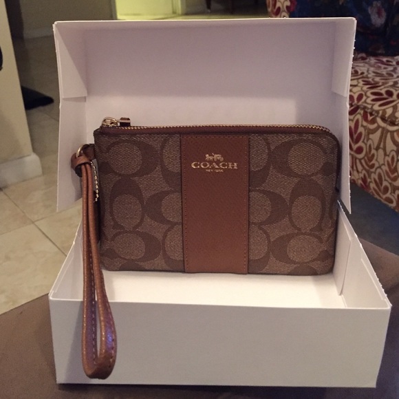 Coach wristlet - Picture 2 of 4