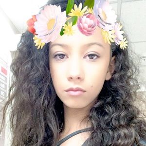 Meet your Posher, Aisha