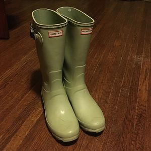 Huntress light green women's rain boots size 10