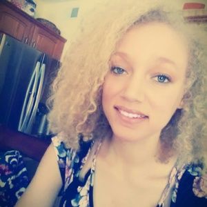 Meet your Posher, Delilah