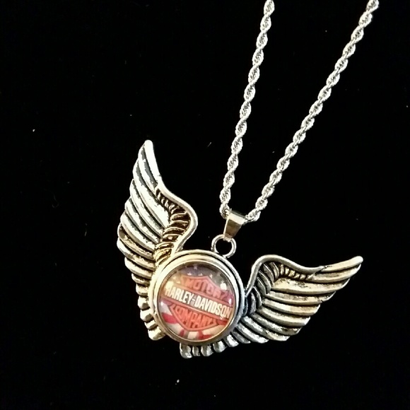SOLD***Wings snap button necklace - Picture 4 of 4