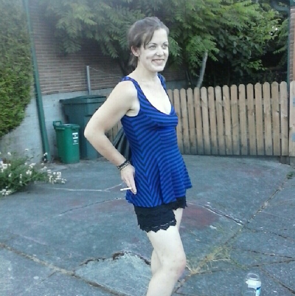 Meet your Posher, Roxi - Picture 1 of 1