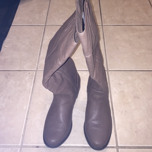Rampage Boots - Picture 2 of 3
