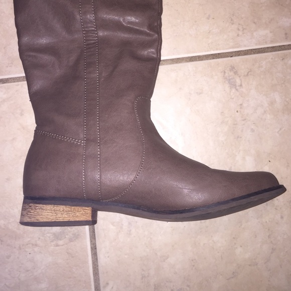 Rampage Boots - Picture 3 of 3
