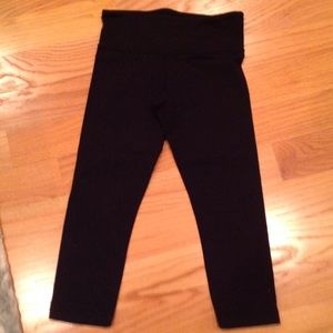 Lululemon Black yoga crops size 4