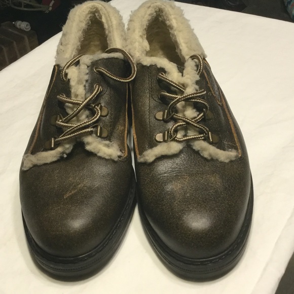 Jarman does this quality shoe for women!Country