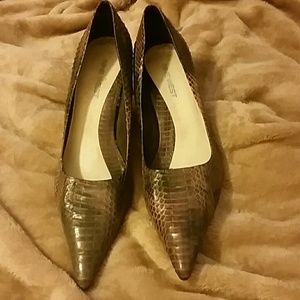 Nine west pumps size 10
