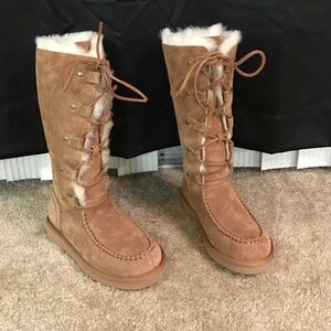 Woman's UGG Appalachin (size 5)