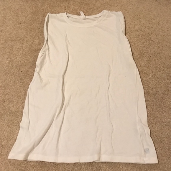 Fabletics sleeveless top Like New Small