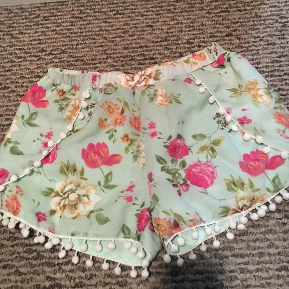Cute Pom Pom summer shorts