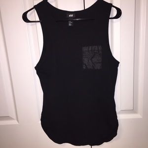 ✨NWOT H&M Curved Hem Tank Size XS✨