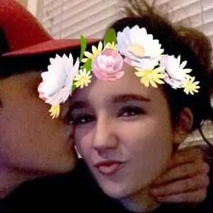 Meet your Posher, Chloe