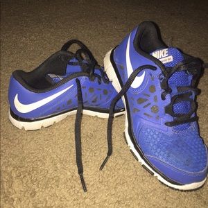 Kids Youth Nike Flex Supreme running shoes, size 1