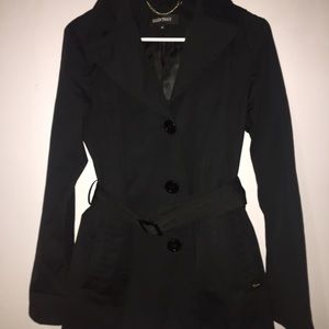 Ellen Tracy trench coat 🎊