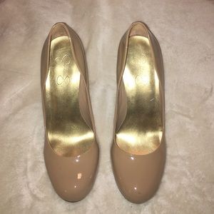 Jessica Simpson Nude patent leather pumps