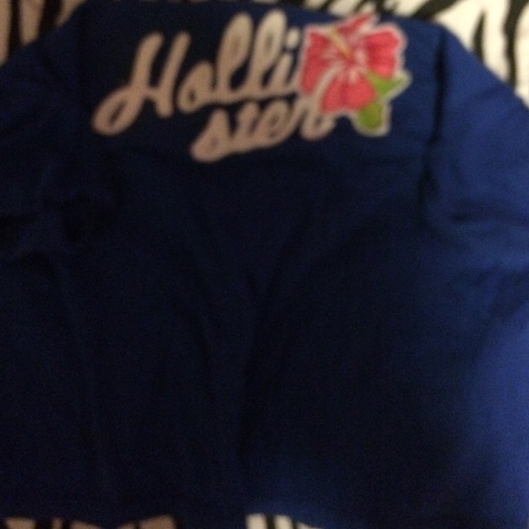 Hollister croptop.